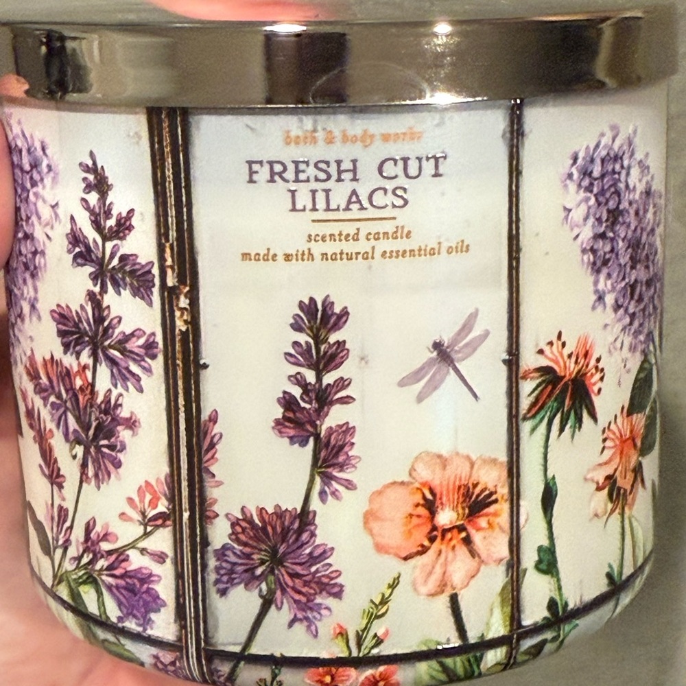 Bath & Body Works Floral Fresh Cut Lilacs Candle